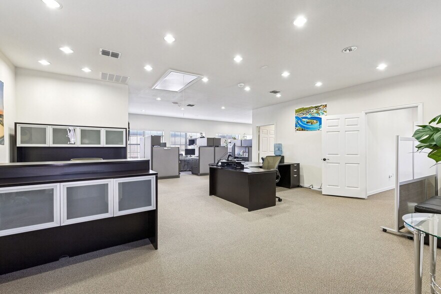 More Photos Of 6636 N Riverside Dr, Fort Worth Office For Lease