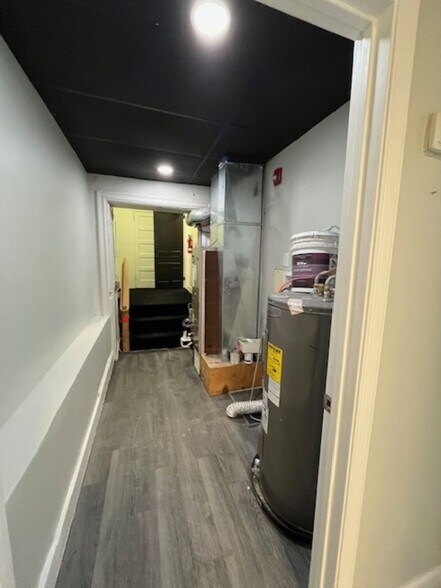 More Photos Of 431-433 Old York Rd, Jenkintown Office For Sale