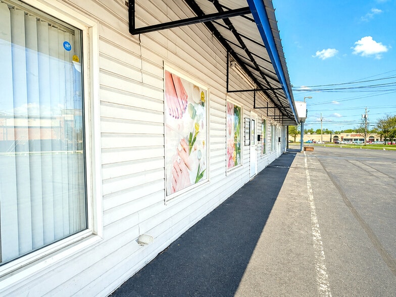 More Photos Of 1155 Mohawk St, Utica Storefront For Lease