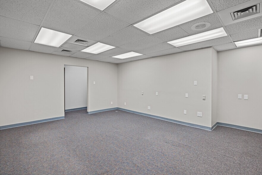 More Photos Of 1150 Milwaukee St, Kirkwood Medical For Sale