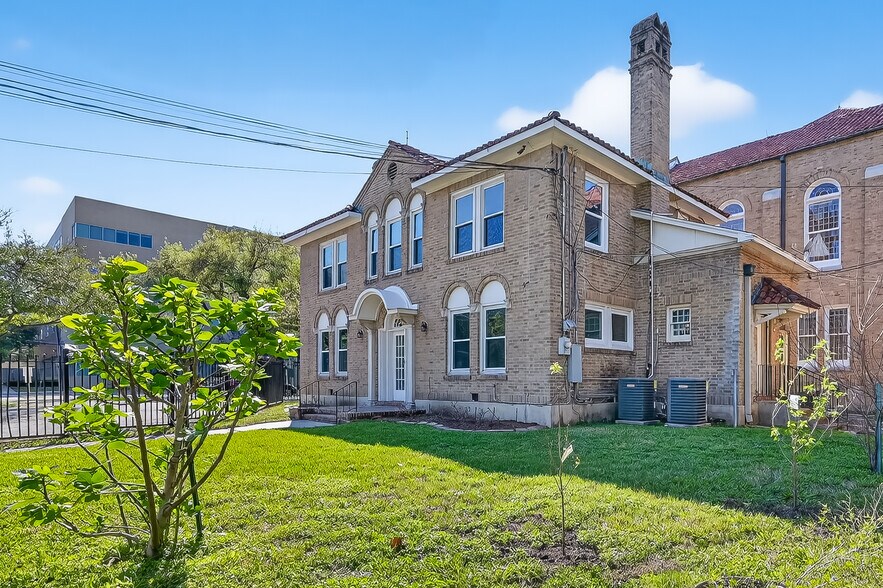More Photos Of 3410 Austin St, Houston Office Residential For Lease