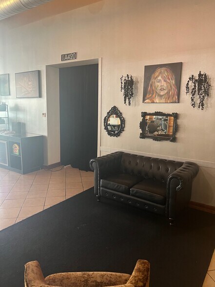 More Photos Of 420 E State St, Rockford Storefront Retail Office For Lease