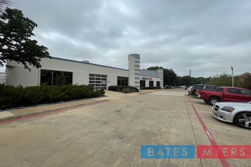 More Photos Of 8730 King George Dr, Dallas Service For Sale