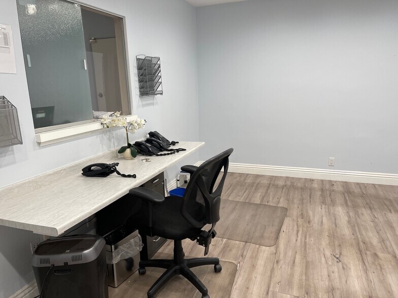 More Photos Of 10866 Riverside Dr, North Hollywood Hospital For Lease