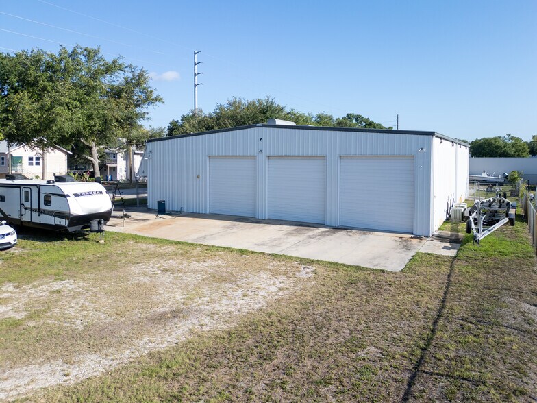 More Photos Of 1331 22nd St N, Saint Petersburg Distribution For Lease