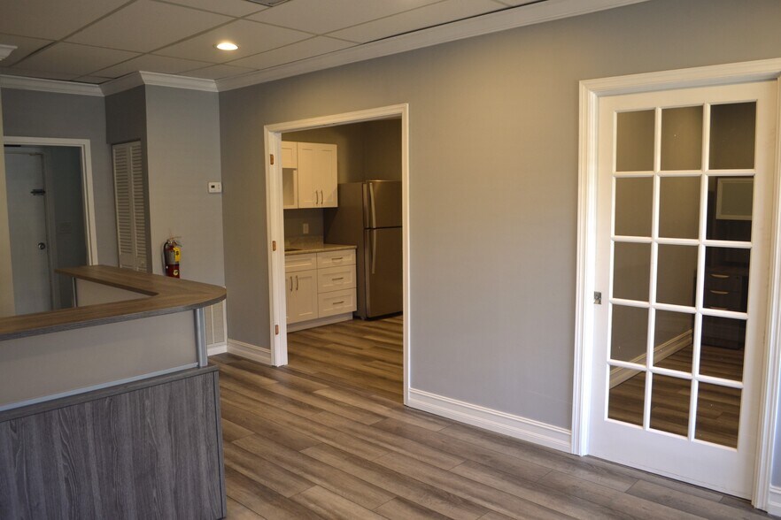 More Photos Of 217 W Seminole Ave, Melbourne Office For Lease