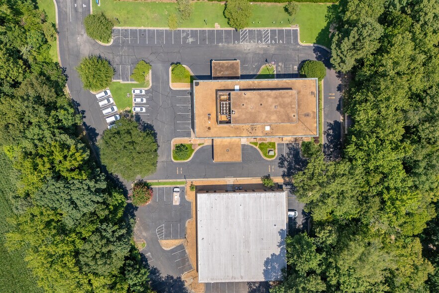 More Photos Of 1701 E Parham Rd, Richmond Office Residential For Sale