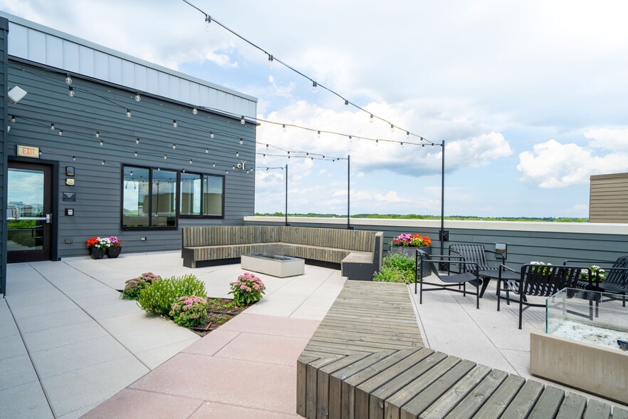 More Photos Of 39 Trotter Rd, Weymouth Apartments For Lease