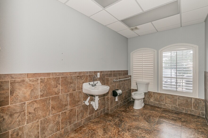 More Photos Of 2014 Justin Rd, Highland Village Medical For Lease