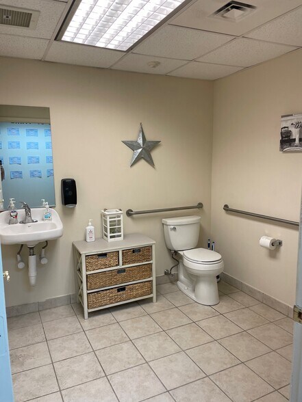 More Photos Of 1057 Main St, Hellertown Office For Sale