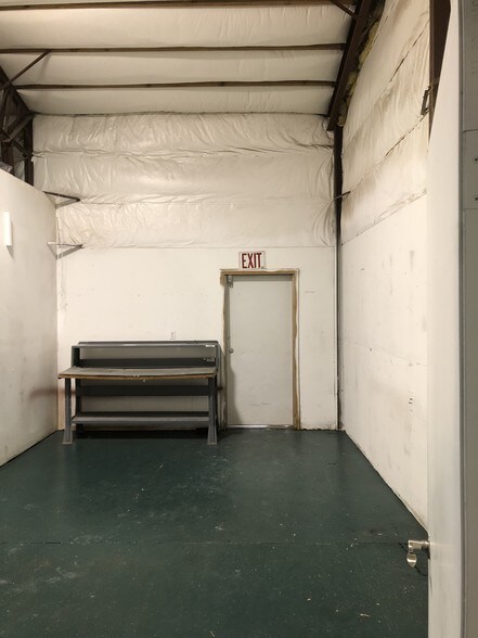 More Photos Of 6256 34th Ave NW, Rochester Warehouse For Lease