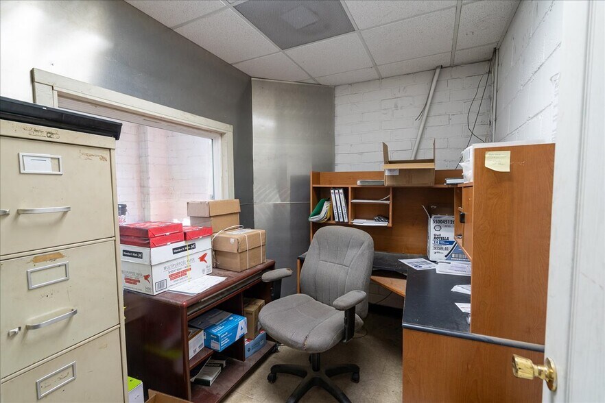 More Photos Of 317 General Daniel Ave N, Danielsville General Retail For Sale