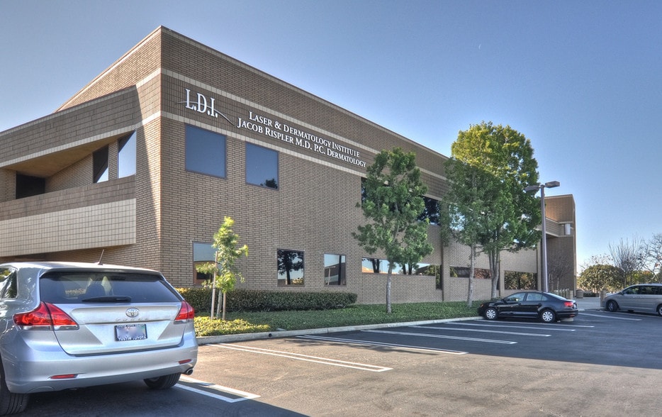 More Photos Of 62 Corporate Park, Irvine Medical For Lease