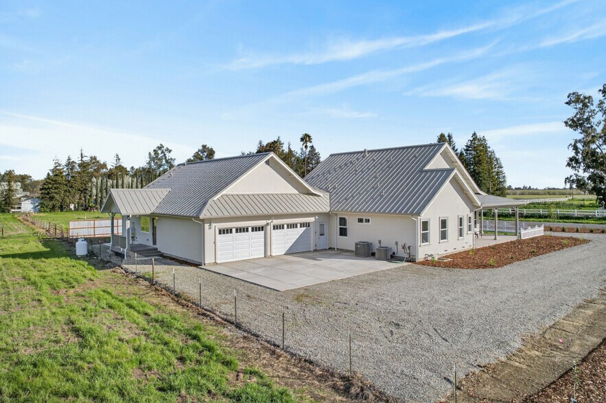 More Photos Of 25265 Carlsbad Ave, Davis Apartments For Sale