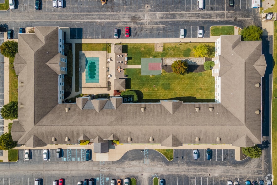 More Photos Of 6103 Landerhaven Dr, Mayfield Heights Hotel For Sale