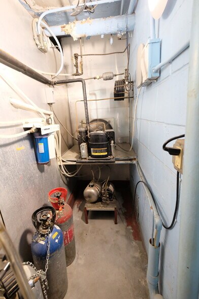 More Photos Of 358 W 23rd St, New York Multifamily For Sale