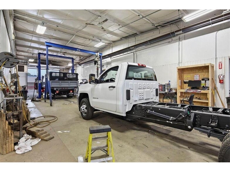 More Photos Of 2629 Clearwater Rd, Saint Cloud Warehouse For Lease