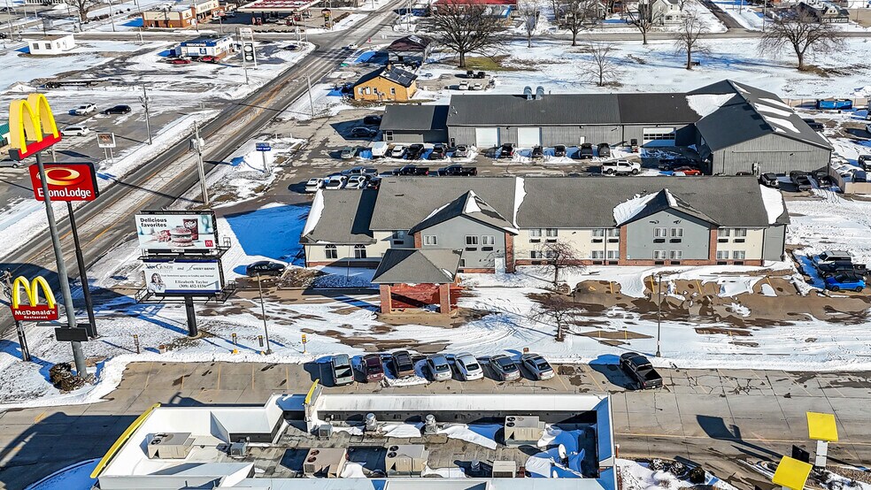 More Photos Of 630 W Main St, El Paso Hotel For Sale