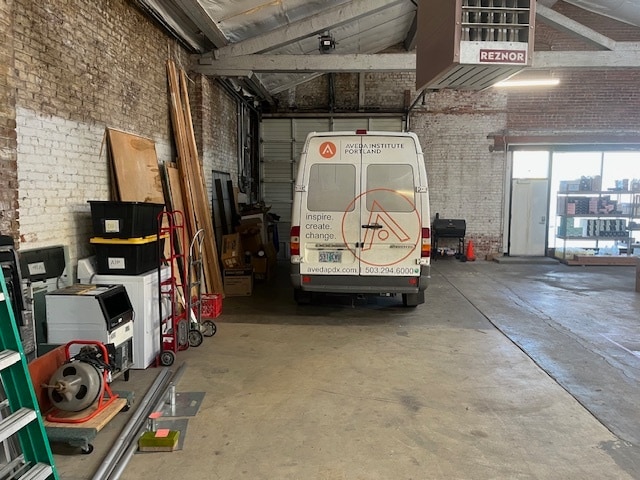 More Photos Of 1018 SE 8th Ave, Portland Industrial For Sale