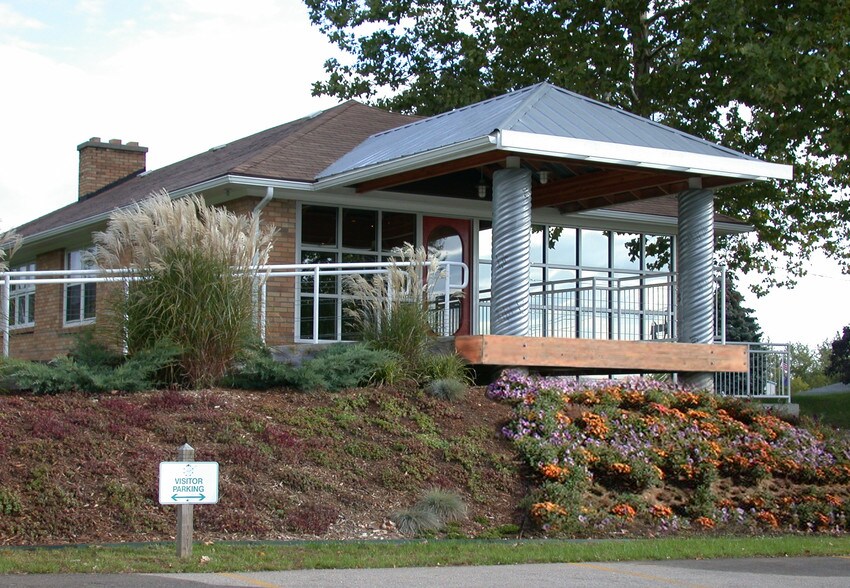 More Photos Of 4200 S 9th St, Kalamazoo Office Residential For Lease