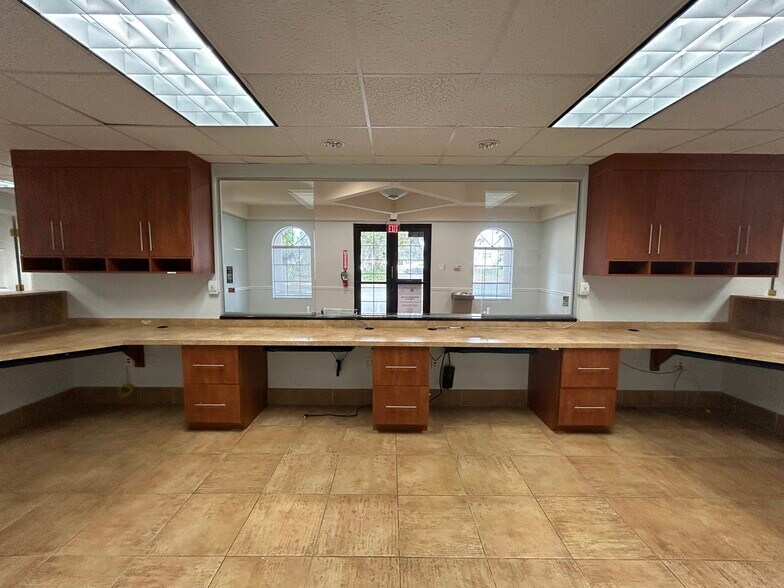 More Photos Of 37914 Daughtery Rd, Zephyrhills Medical For Sale