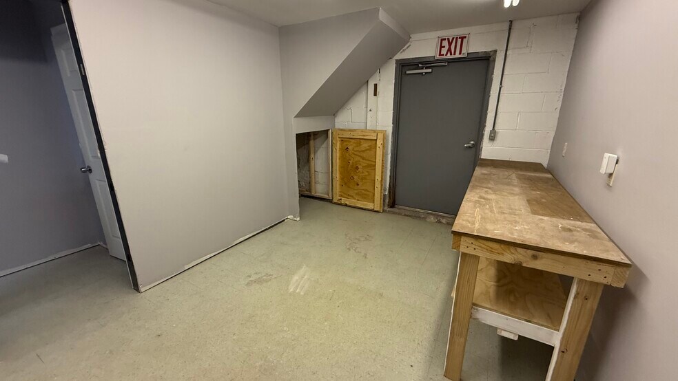 More Photos Of 25 S Broad St, Nazareth Medical For Lease