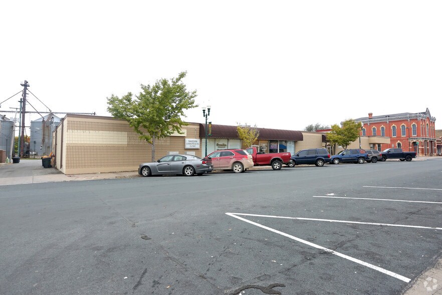 More Photos Of 400-408 3rd St, Farmington Storefront For Lease