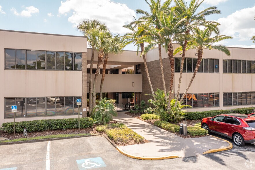 More Photos Of 2265 Lee Rd, Winter Park Office For Lease