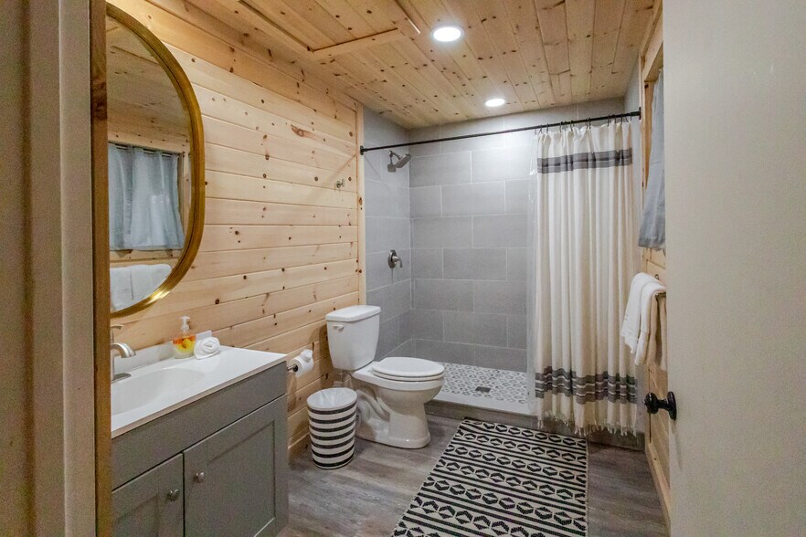 More Photos Of 6385 W White Mountain Blvd, Lakeside Lodge Meeting Hall For Sale