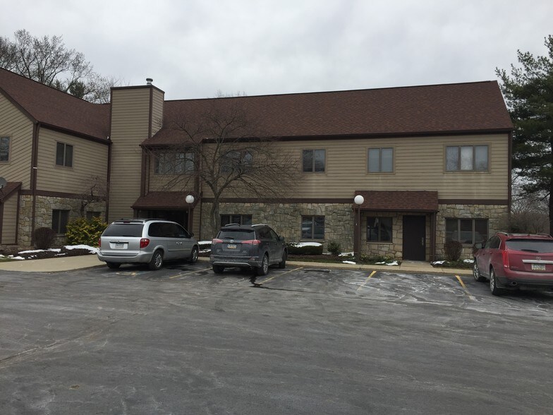 More Photos Of 2213 Shenango Valley Fwy, Hermitage Office For Lease