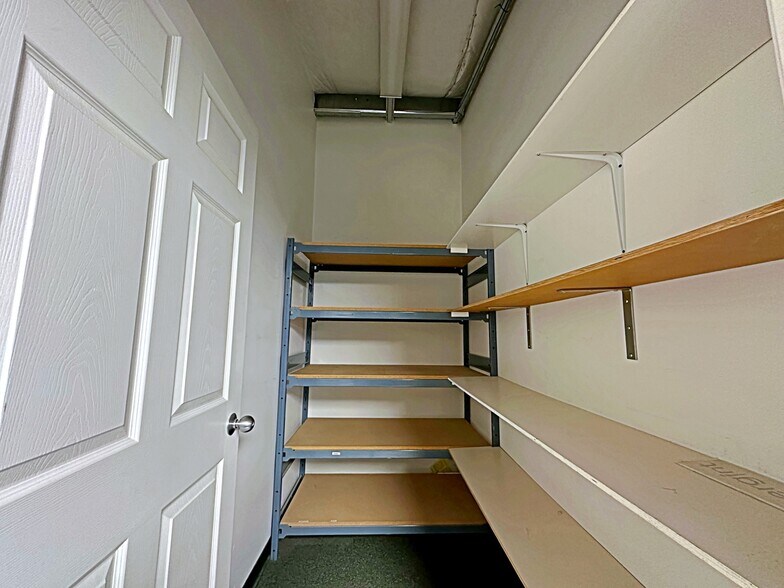 More Photos Of 195 Mackay Cres, Fort McMurray Warehouse For Sale