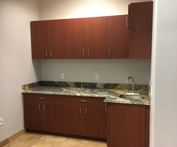 More Photos Of 10565 N 114th St, Scottsdale Office For Lease