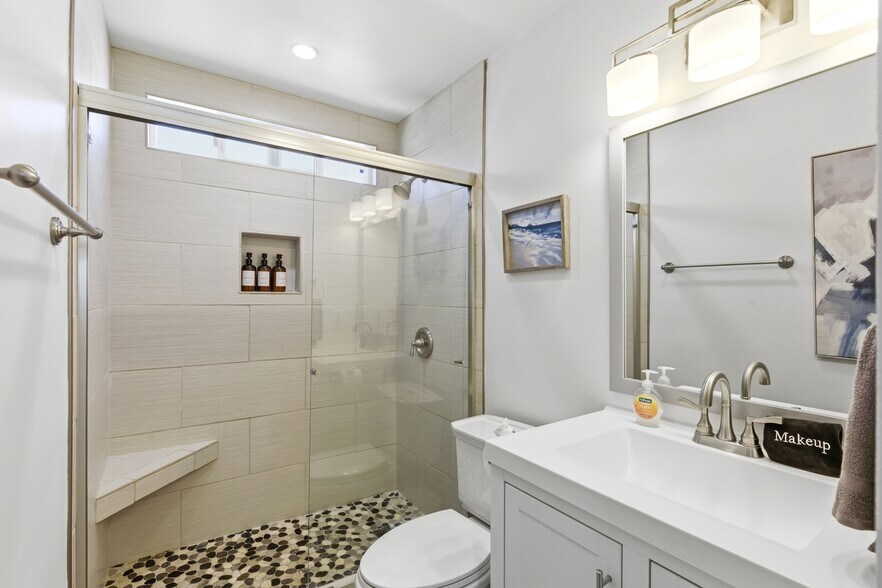 More Photos Of 1544 Chalcedony St, San Diego Apartments For Sale