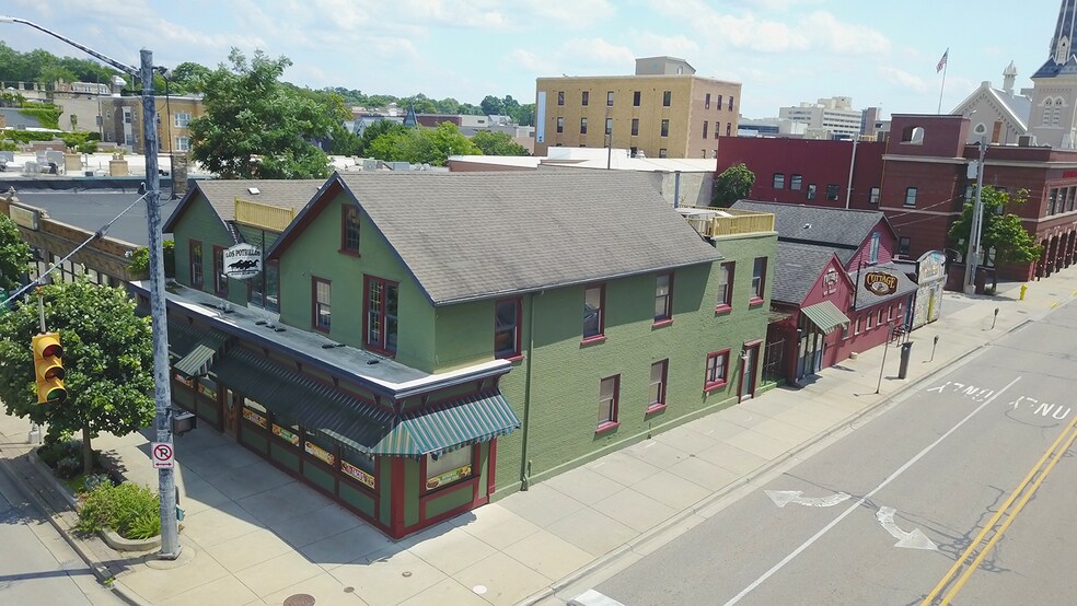 Primary Photo Of 136 E Fulton St, Grand Rapids Restaurant For Lease