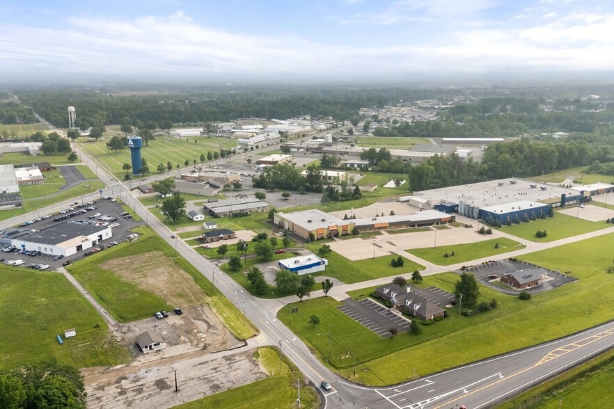 More Photos Of 1 Hedstrom Dr, Ashland Warehouse For Lease