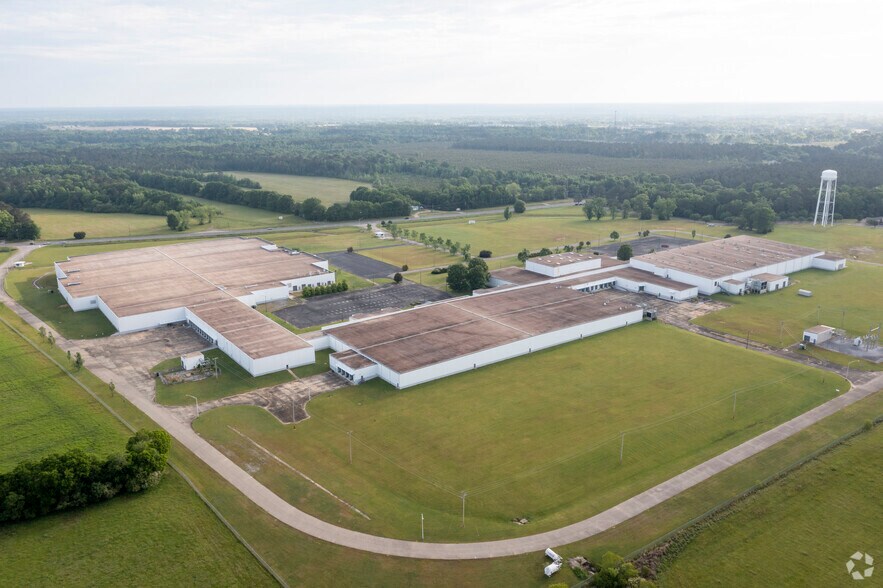More Photos Of 3145 Elmore Rd, Wetumpka Manufacturing For Lease