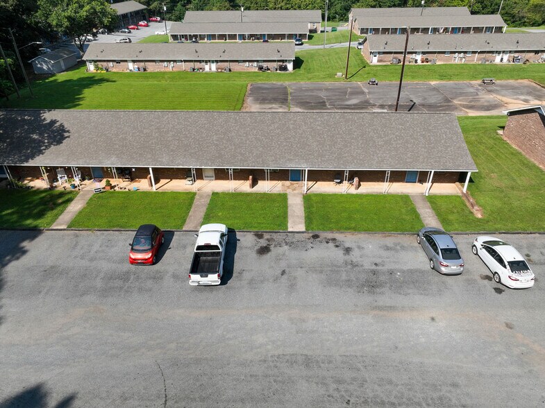 More Photos Of 100 S Kirkland Ave, Elkin Apartments For Sale