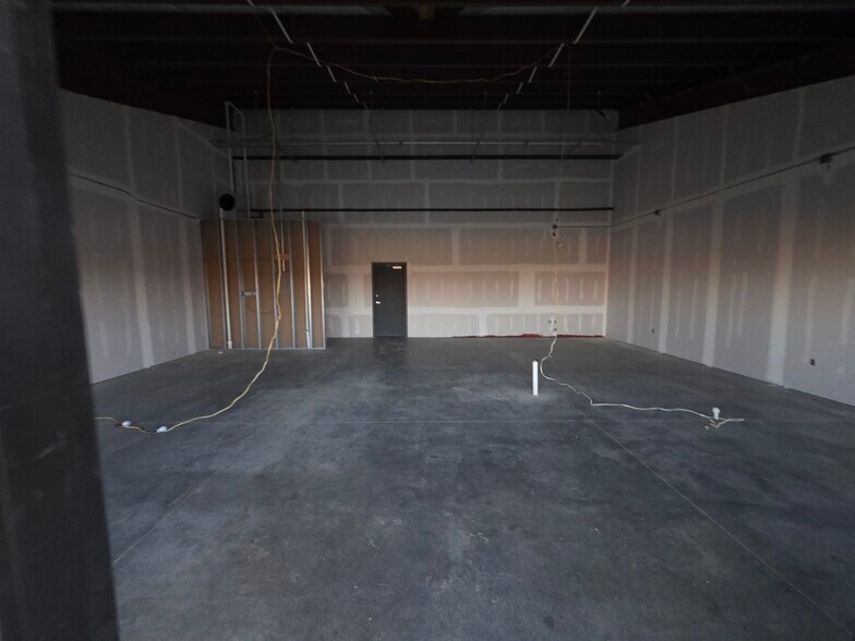 More Photos Of 5300 S Zero St, Fort Smith Storefront Retail Office For Sale