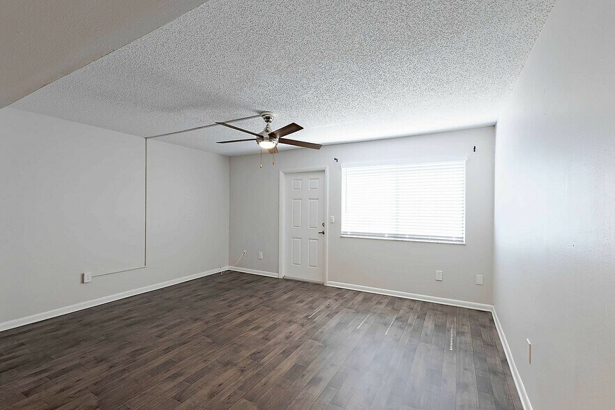 More Photos Of 150 E University Blvd, Melbourne Apartments For Sale