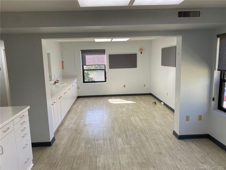 More Photos Of 495 Gold Star Hwy, Groton Office For Sale