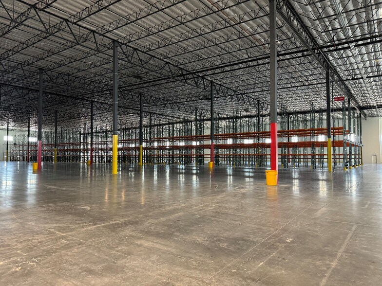 More Photos Of 2300 W Carey Ave, North Las Vegas Distribution For Lease