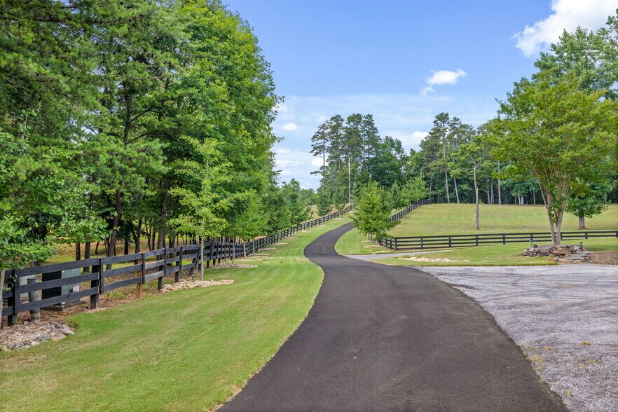 More Photos Of 2200 Martins Ford Rd, Dahlonega Specialty For Sale