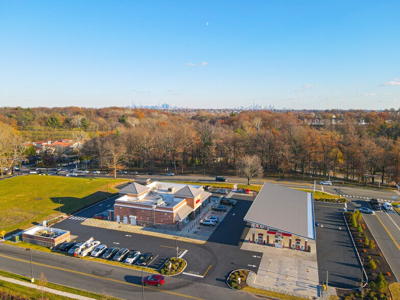 More Photos Of 11 Franklin Ave, Belleville Land For Lease