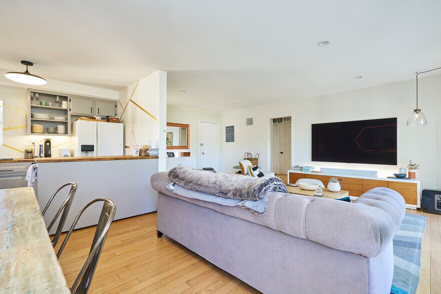 More Photos Of 540 N Orlando Ave, Los Angeles Apartments For Sale