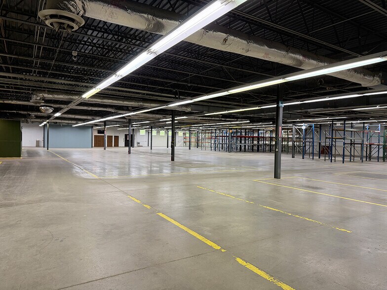 More Photos Of 6201 E 43rd St, Tulsa Manufacturing For Sale