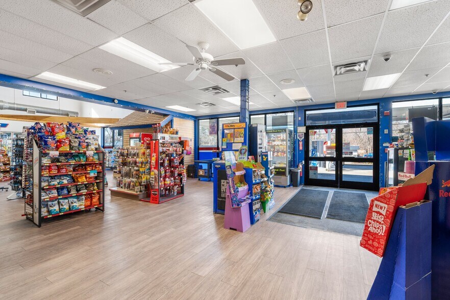 More Photos Of 134 N Broadway, Salem Service Station For Sale