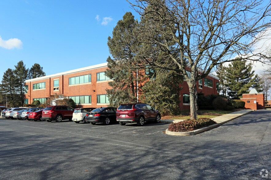 More Photos Of 1150 Berkshire Blvd, Wyomissing Office For Sale
