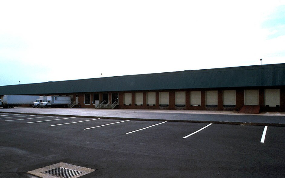 More Photos Of 200 Bucknell Ct SW, Atlanta Warehouse For Lease