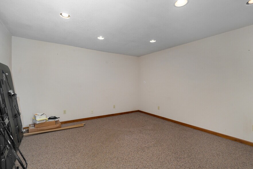 More Photos Of 11966 State Hwy 13, Kimberling City General Retail For Sale