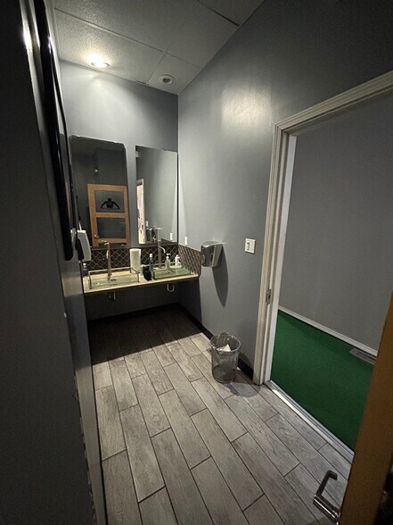 More Photos Of 10903 S Michigan Ave, Chicago Apartments For Lease